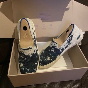 New in box Rothy’s sea green sneakers🌊